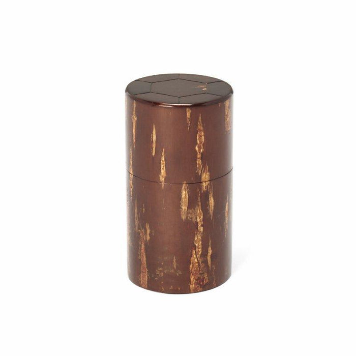 Fujiki Denshiro: Sakura Bark Tea Canister Turtle Shell Engraving by Arakawa Keitaro 総皮茶筒 天亀甲(荒川慶太郎 作) - Yunomi.life