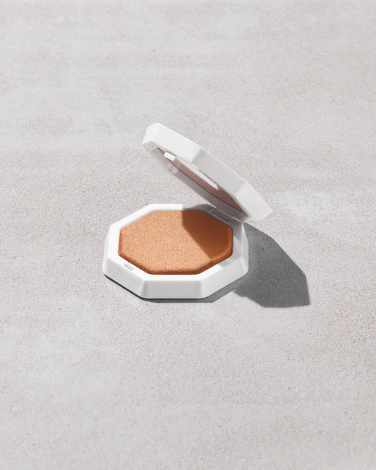 Demi'glow Light-Diffusing Highlighter — Trophies in Truffle
