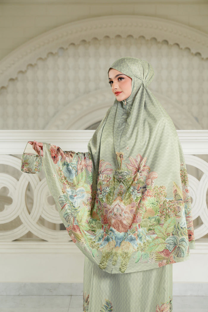 Forestis Capsule Prayer Robe - Pineleaf