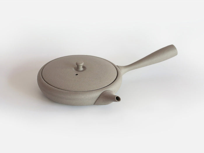 Jinsui Kiln: TOKI - SHIROHAI, Flat Tokoname Kyusu Tea Pot (80ml, Gray)