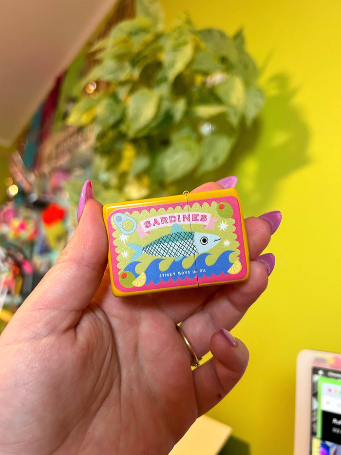 Sardine Refillable Lighter: Imperfect