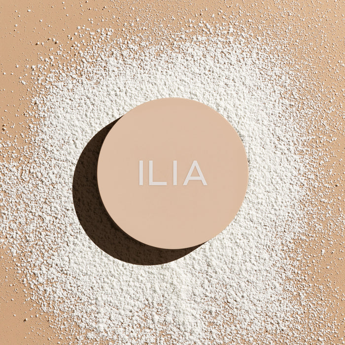 ILIA-Soft Focus Finishing Powder-Makeup-ILIA_Soft_Focus_Powder_Hero_1-The Detox Market |